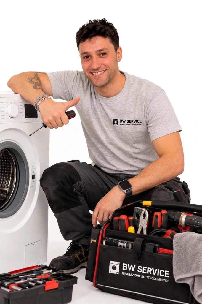 William tecnico specializzato BW Service con lavatrice e cassetta attrezzi a Milano